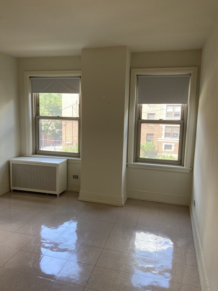 1369 E Hyde Park Blvd #209