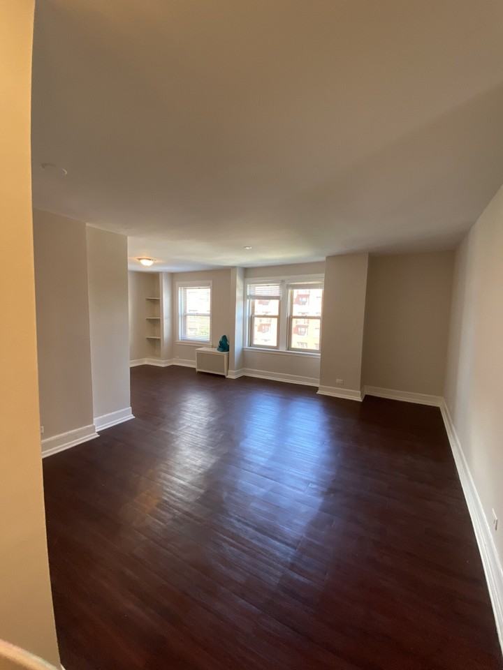 1369 E Hyde Park Blvd #301