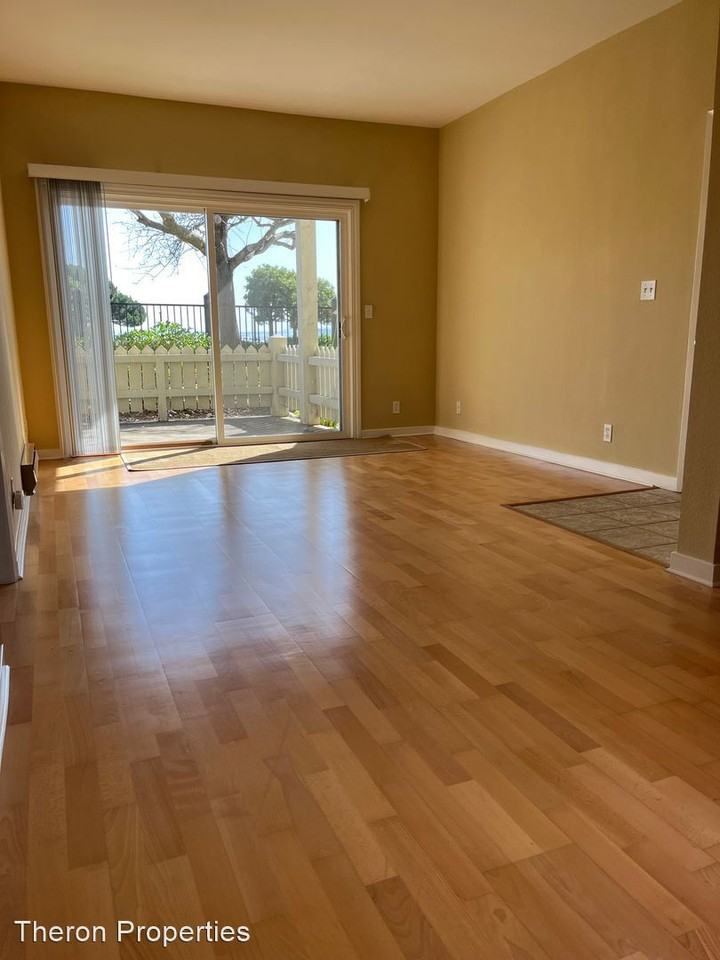 213 Lakeshore Ct - Photo 3 of 18
