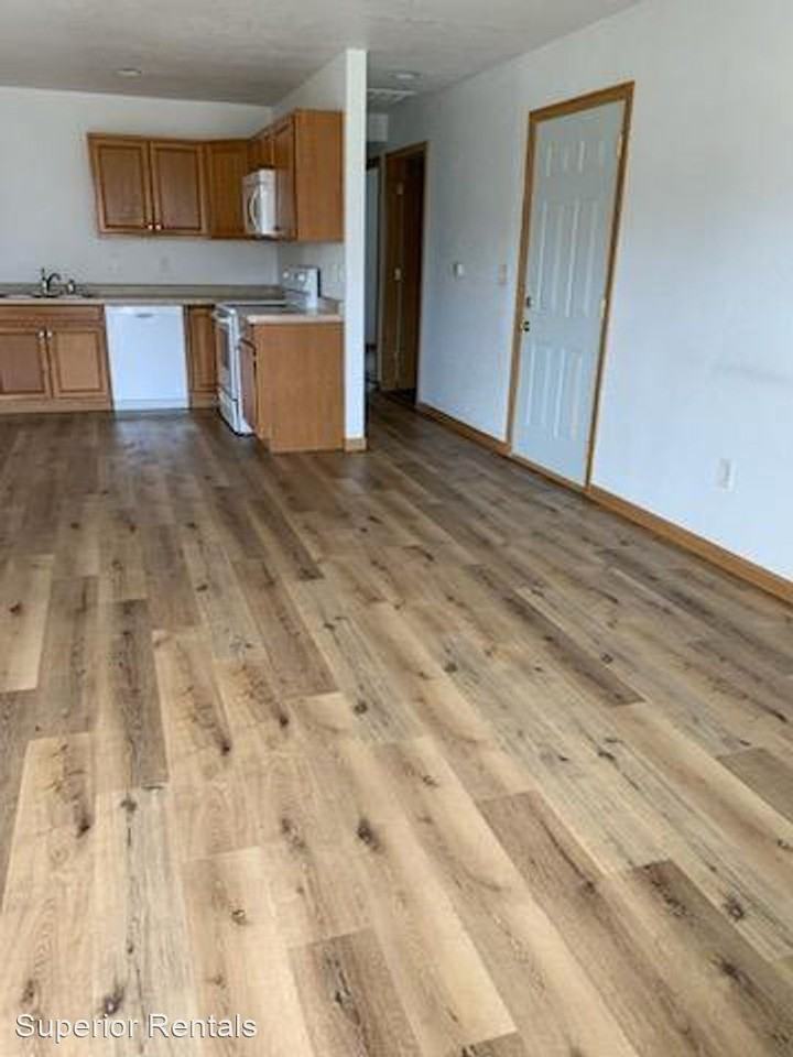 Tama Iowa Duplex - Photo 2 of 12