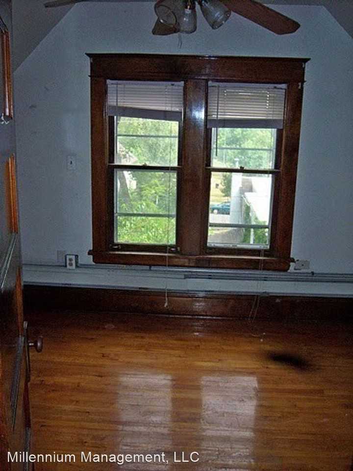 811 28th Ave S - Photo 3 of 8