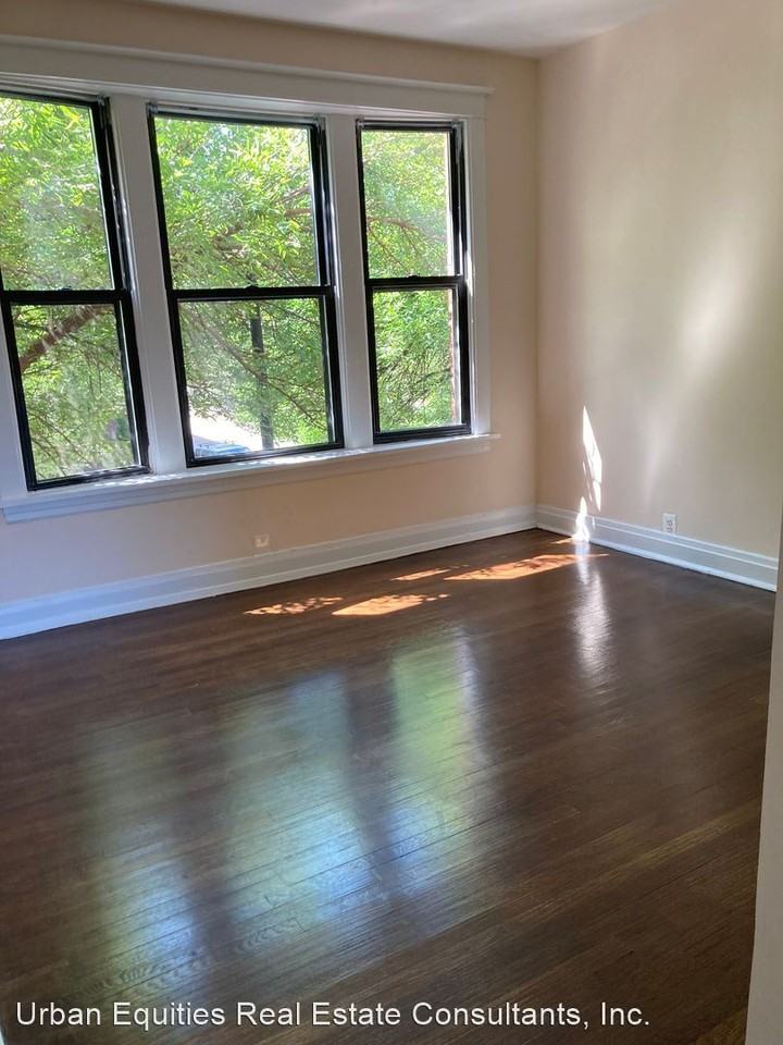 5337-43 N Damen Ave - Photo 3 of 9