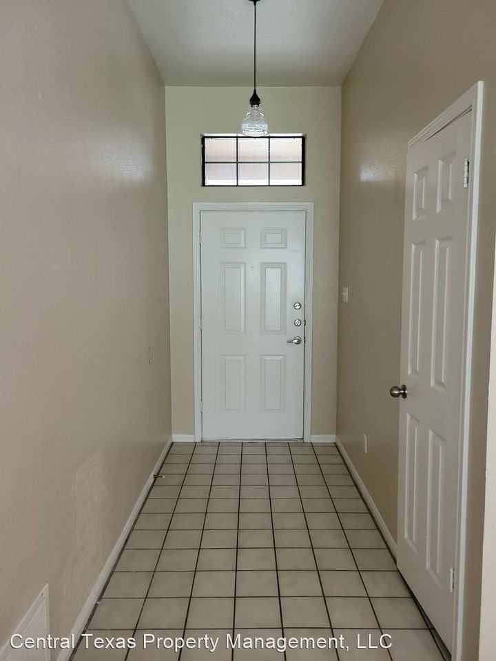 1104 Lambrusco Dr - Photo 3 of 34