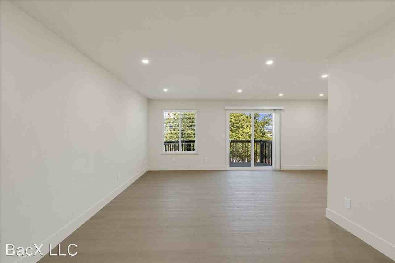 Delaware St - 11 Units - Photo 3 of 9