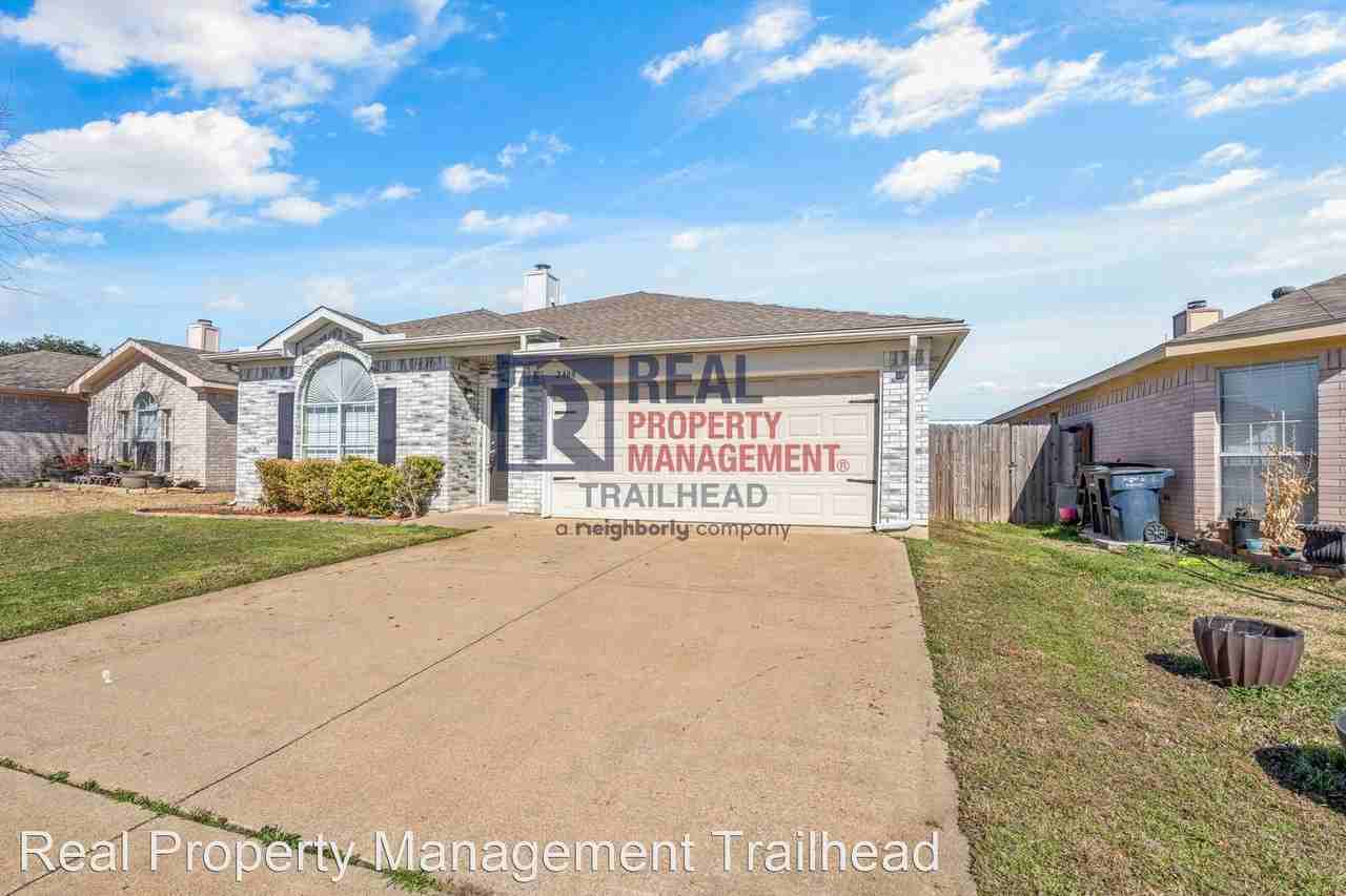 2408 Stagecoach St - Photo 2 of 21