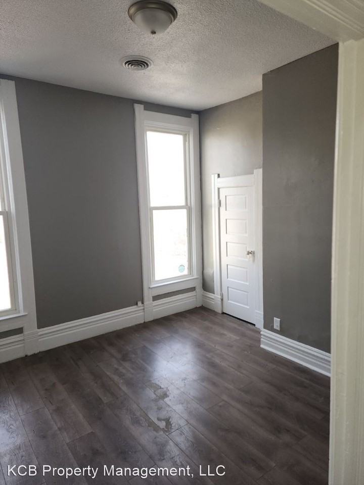 401-403 South Jackson - Photo 3 of 14