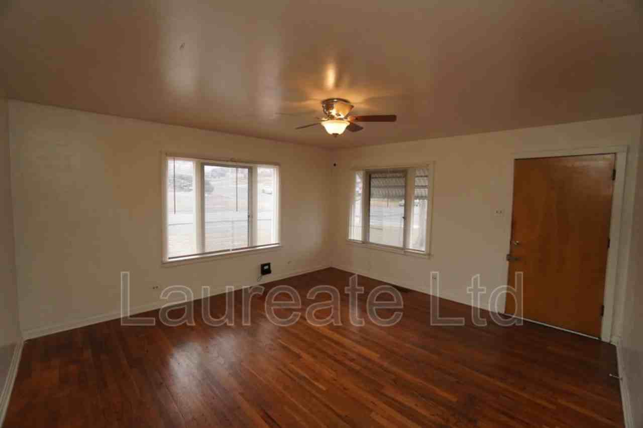 178 S Grove St - Photo 2 of 16
