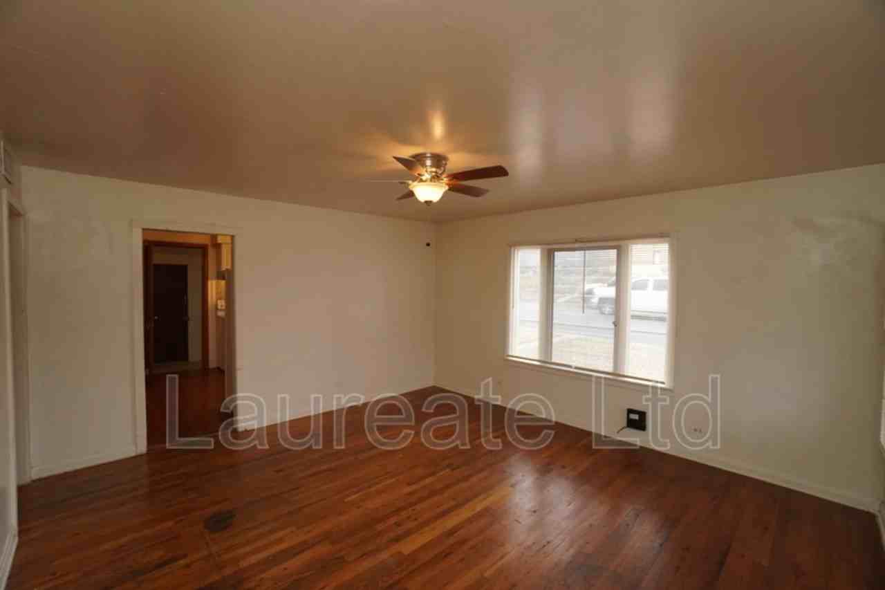 178 S Grove St - Photo 3 of 16