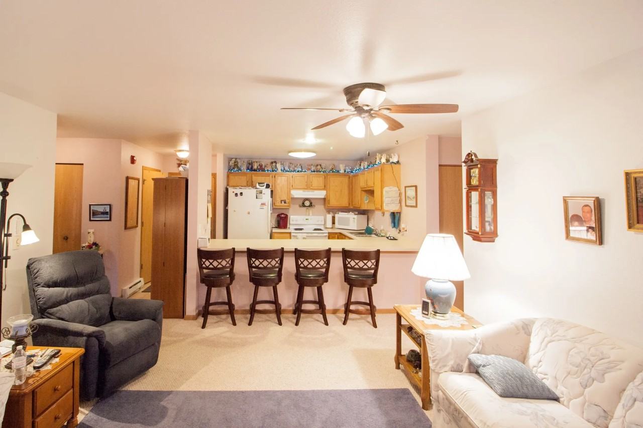 618 Christel Dr - Photo 3 of 5