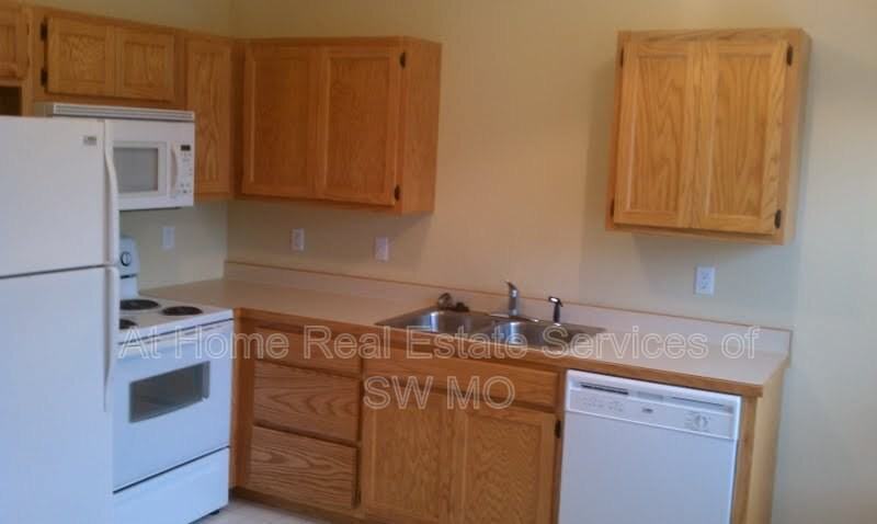 5556 N Green Ln - Photo 2 of 12