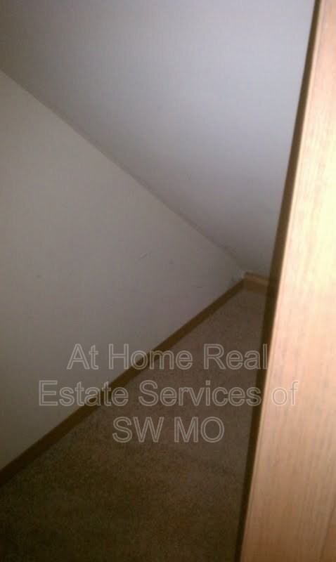 5556 N Green Ln - Photo 7 of 12