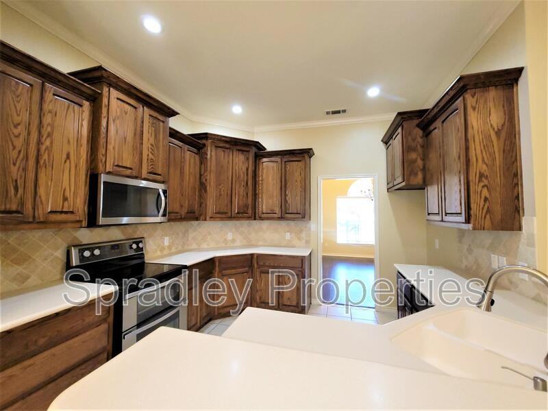 505 Marshall Dr - Photo 4 of 11