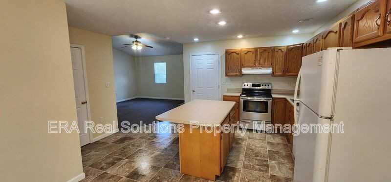 1036 N West St - Photo 4 of 12