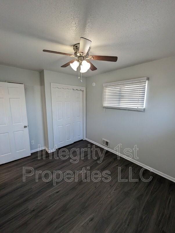 5615 E 28th St - Photo 3 of 12