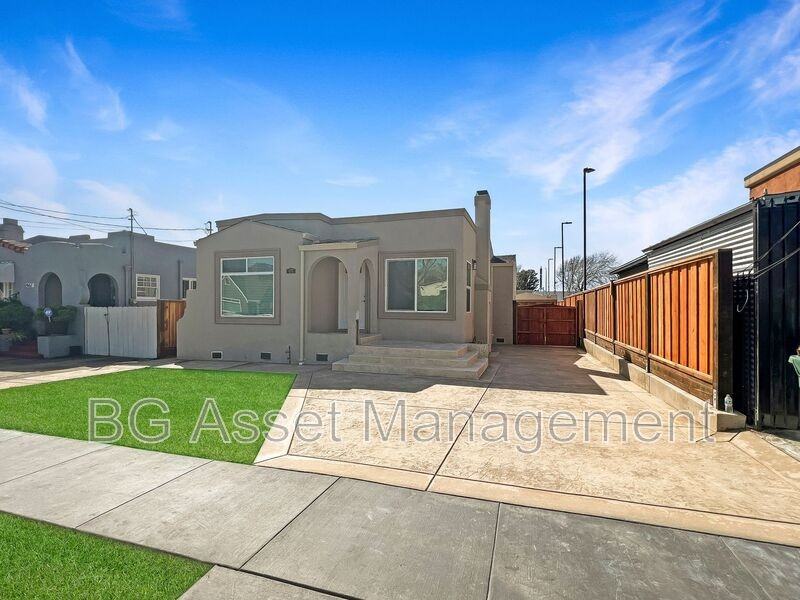 475 Mclaughlin St - Photo 3 of 21