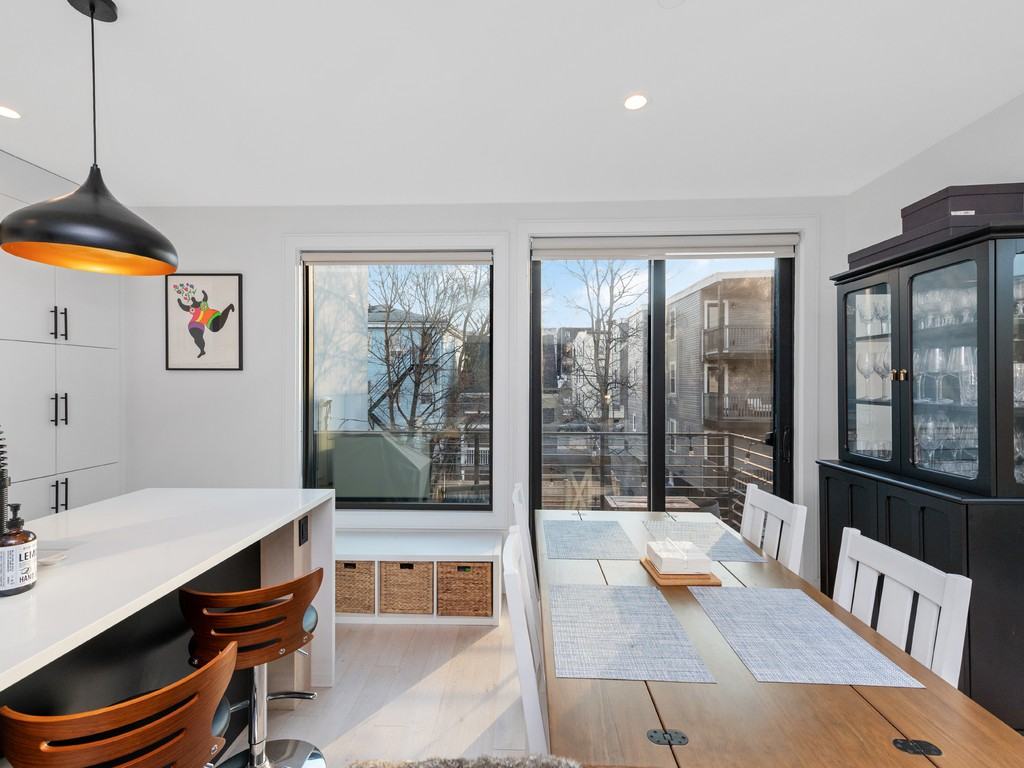 347 Maverick St #7 - Photo 6 of 16