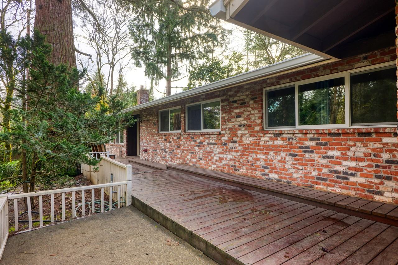 14151 Redwood Ct - Photo 3 of 22