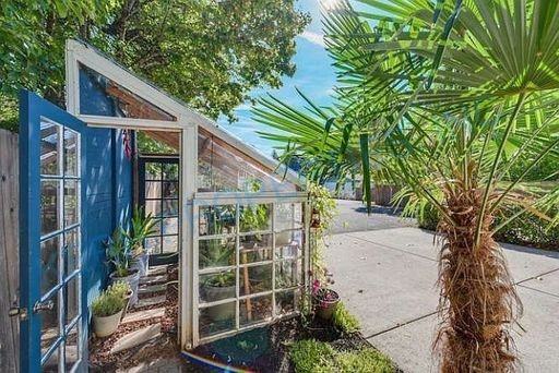 83 NW Towle Ave - Photo 2 of 23