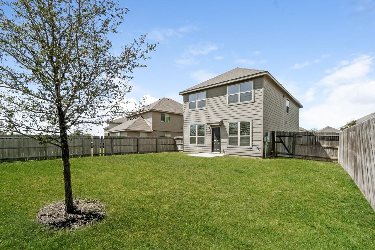 5038 War Horse Dr - Photo 3 of 11