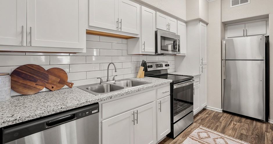 Estates on Maryland Apartments - Photo 7 of 49