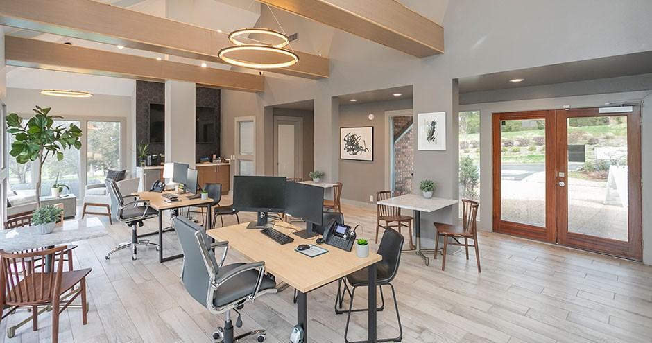 Arbors of Brentwood Apartment Homes - Photo 6 of 52