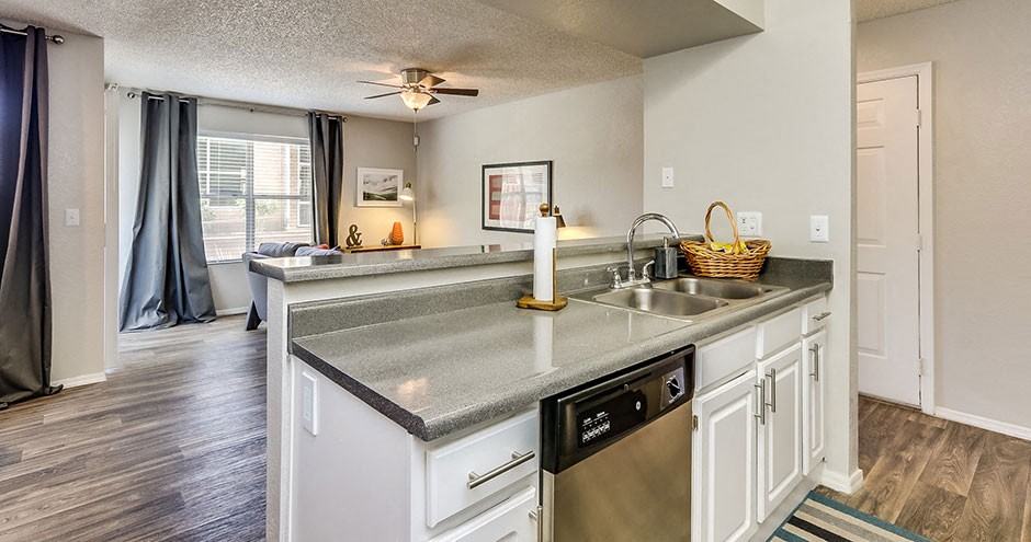 Madera Point Apartments - Photo 2 of 37