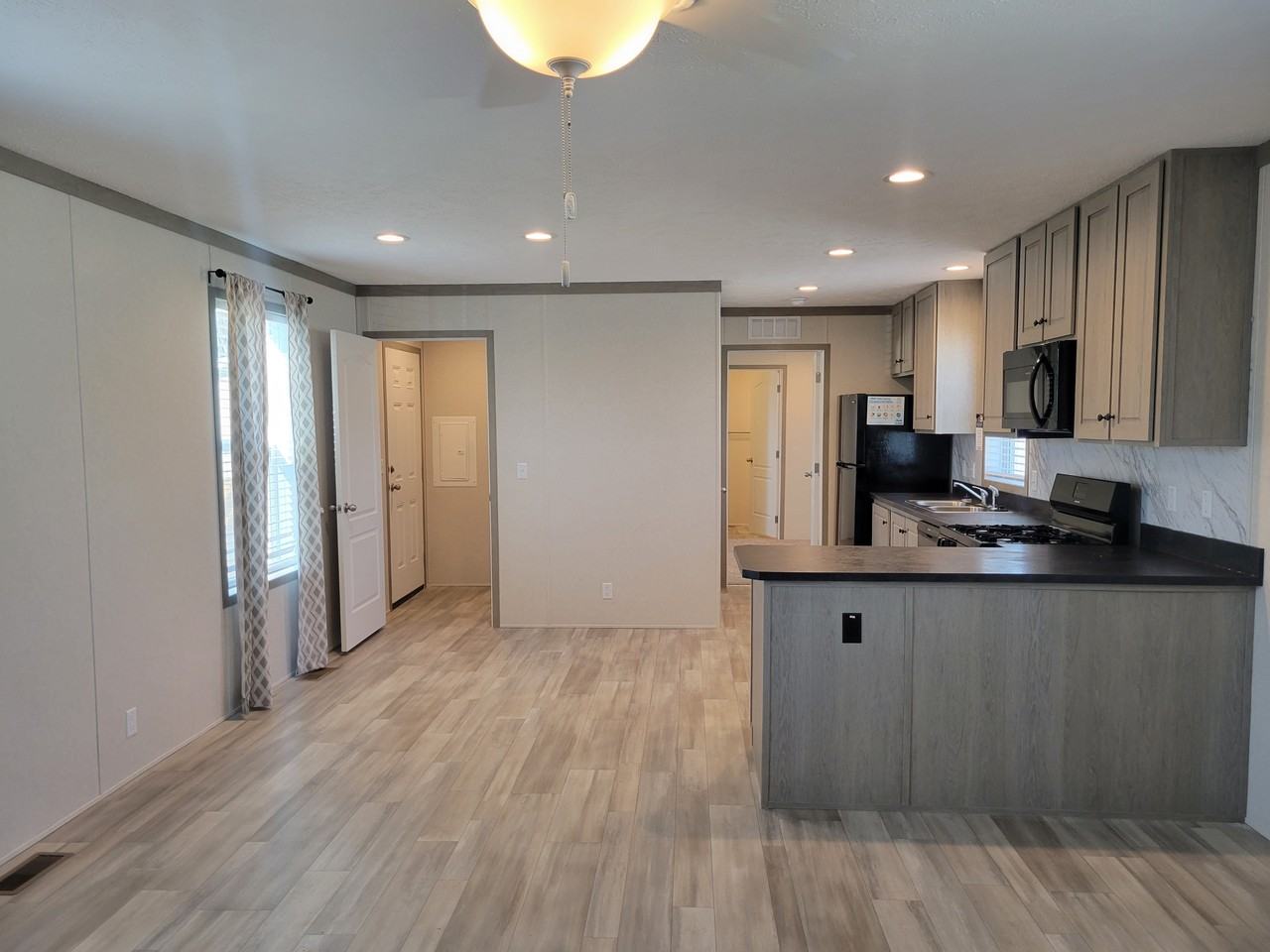 9634 Seaway Dr #38 - Photo 3 of 19