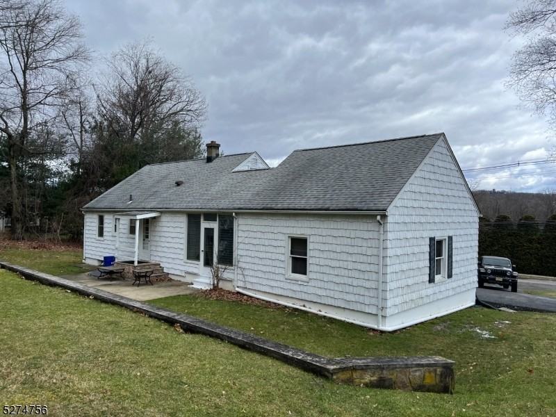 318 Palmer Rd, Denville, NJ 07834 2 Bedroom House for 2,500/month Zumper