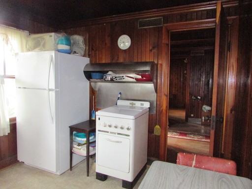 1150 W Lake St - Photo 2 of 6