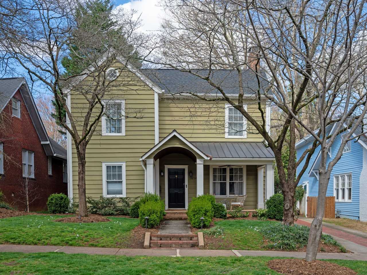 1614 Park Rd #1 - Photo 2 of 10