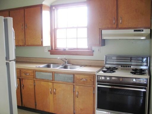 330 Hall St - Photo 3 of 7