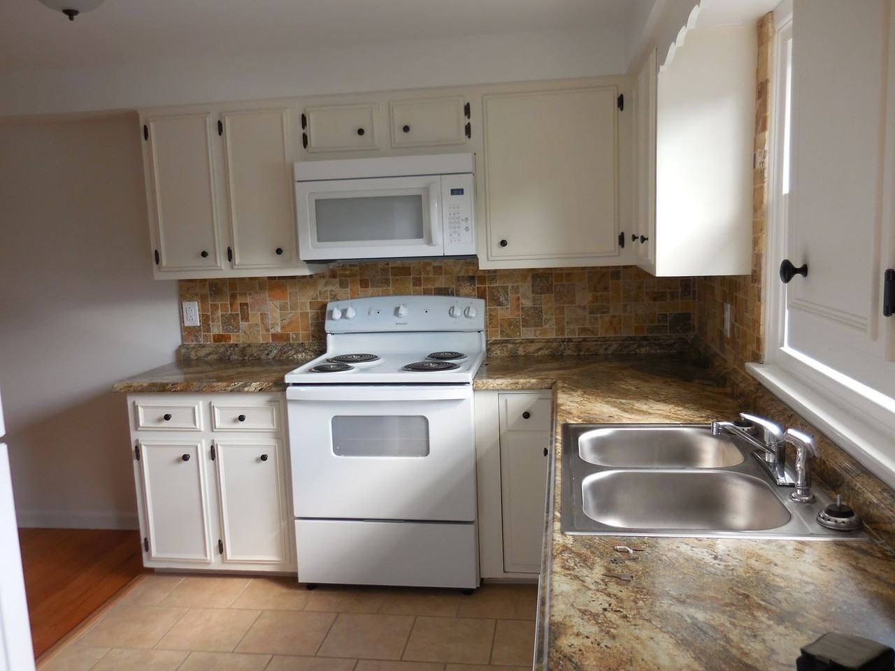 Bedford - Photo 3 of 10