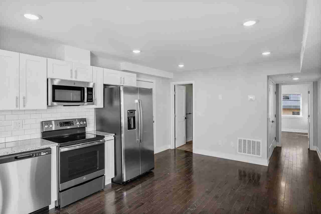 Oxford Court at 1533 - Photo 3 of 4