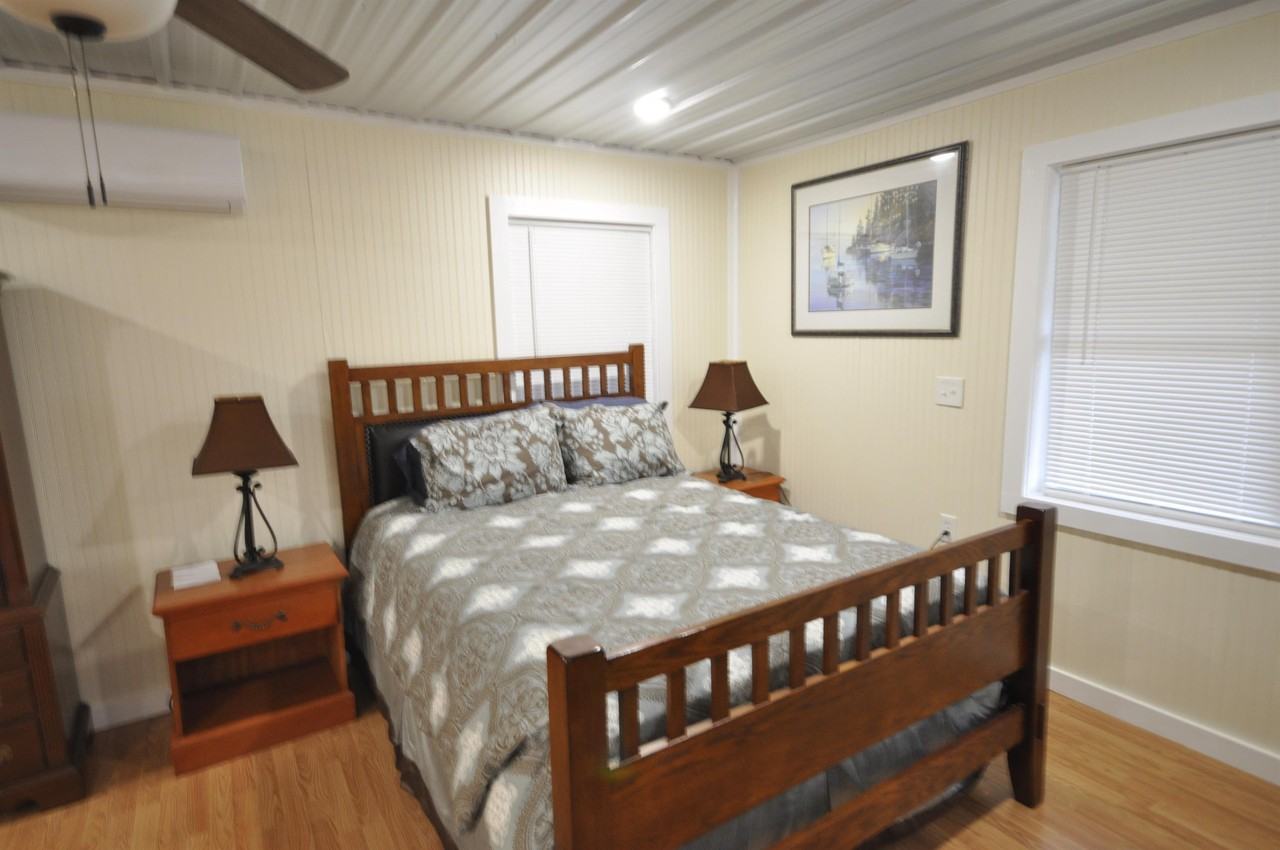 1691 Chatuge Shores Rd - Photo 2 of 13