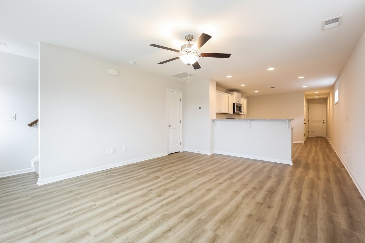 311 Noble Ln - Photo 2 of 16