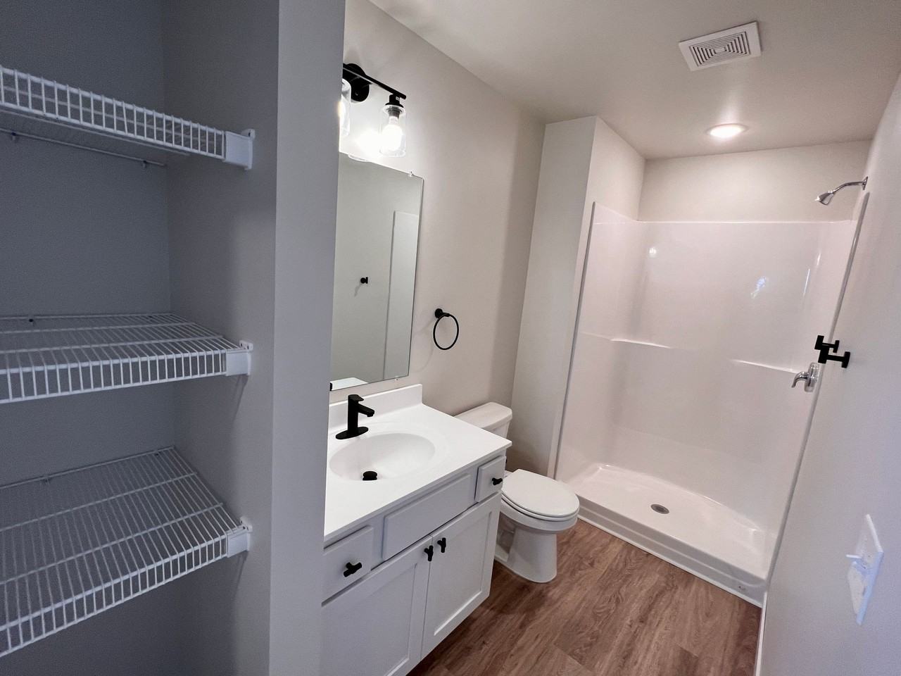 Thames Crossing - Photo 3 of 16