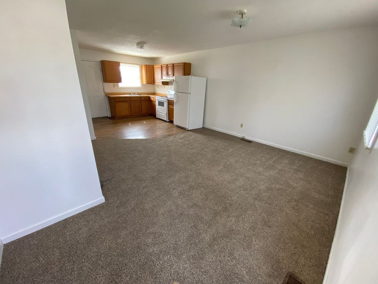 34 E Wayne St - Photo 2 of 11