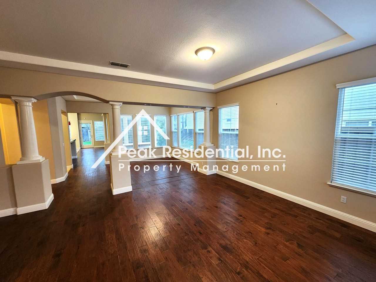 1044 Sandwick Way - Photo 4 of 38