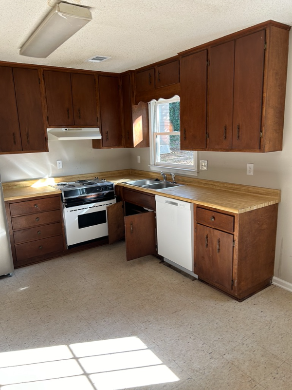 135 Park St #135 - Photo 5 of 8