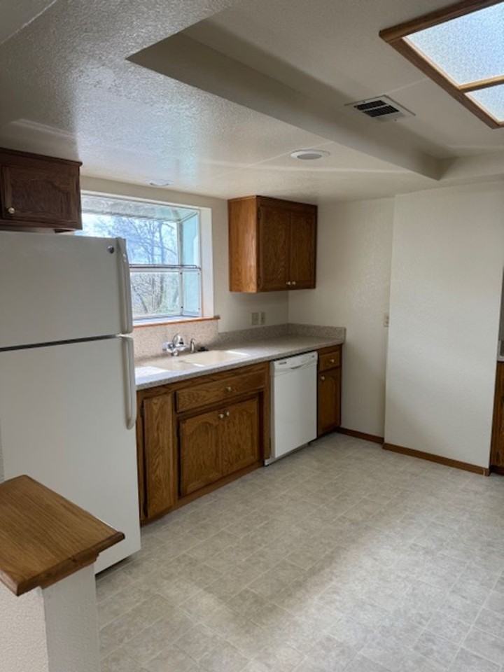 2851 Camulos Way - Photo 5 of 38