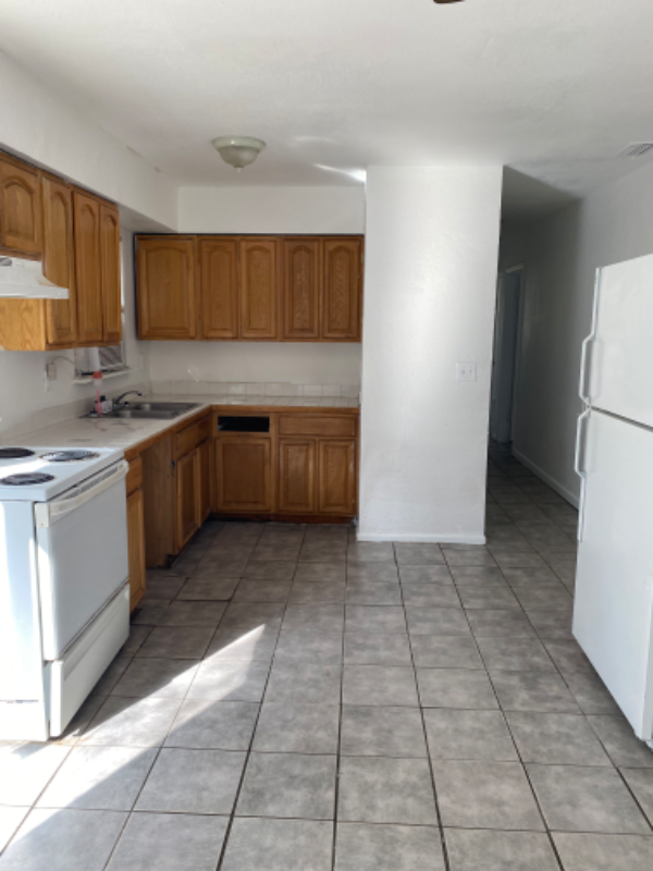 4524 Howard Street - Photo 5 of 14