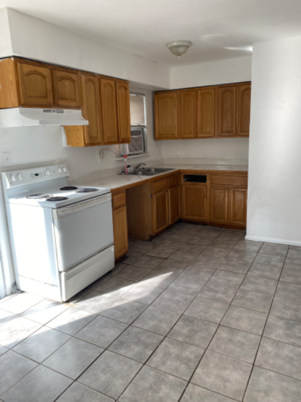 4524 Howard Street - Photo 6 of 14