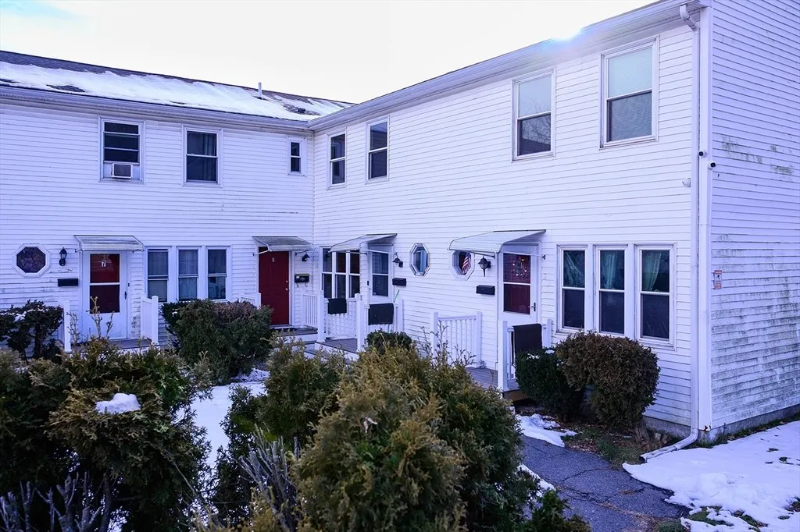 262 Belmont St #8 - Photo 2 of 30