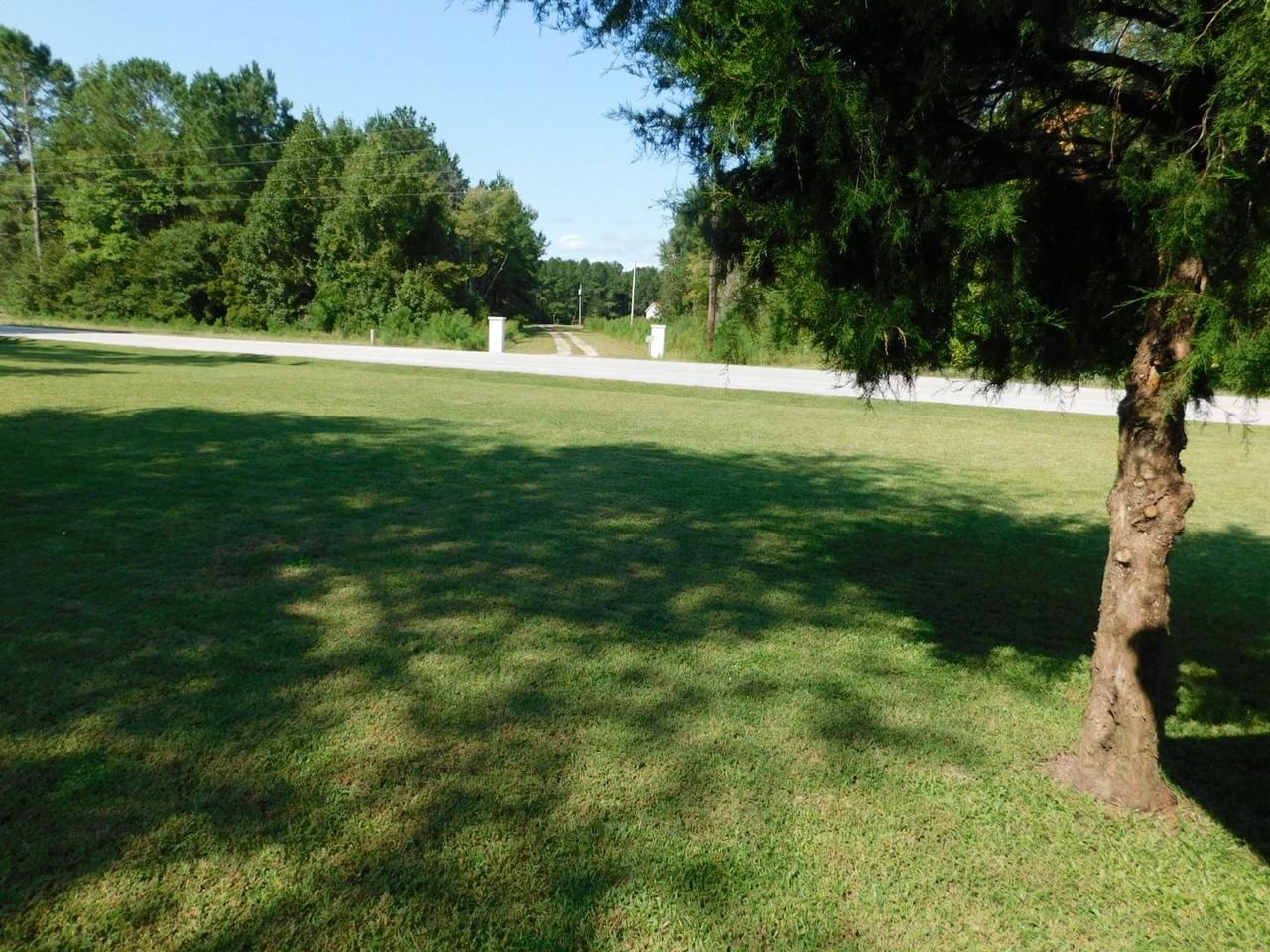 900 Blades Rd - Photo 3 of 20