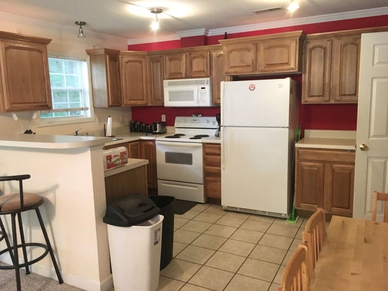 208 Reynolds St - Photo 2 of 7