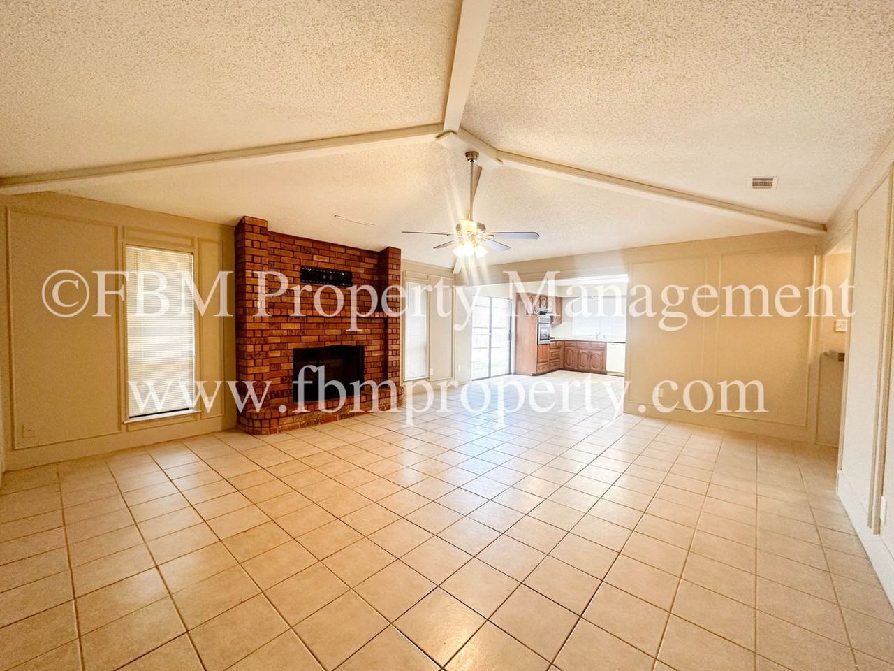 1342 Briarbrook Dr - Photo 3 of 19