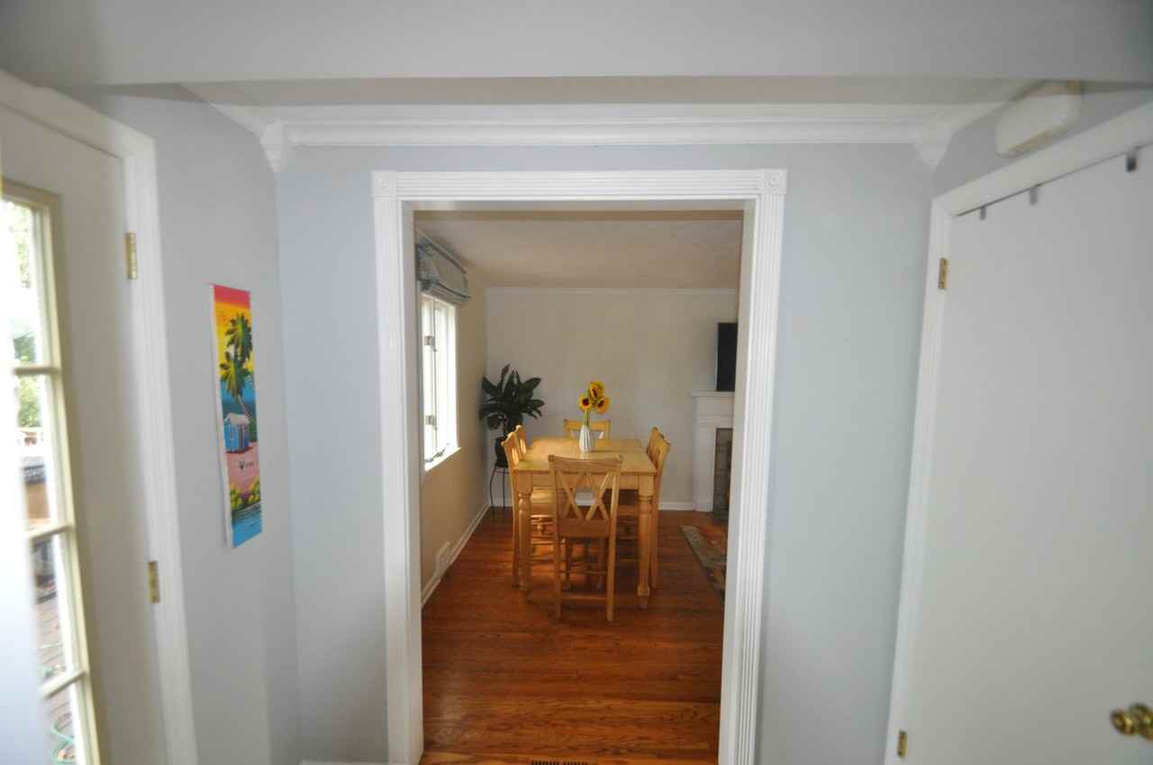 1002 Greenlawn Dr - Photo 3 of 36