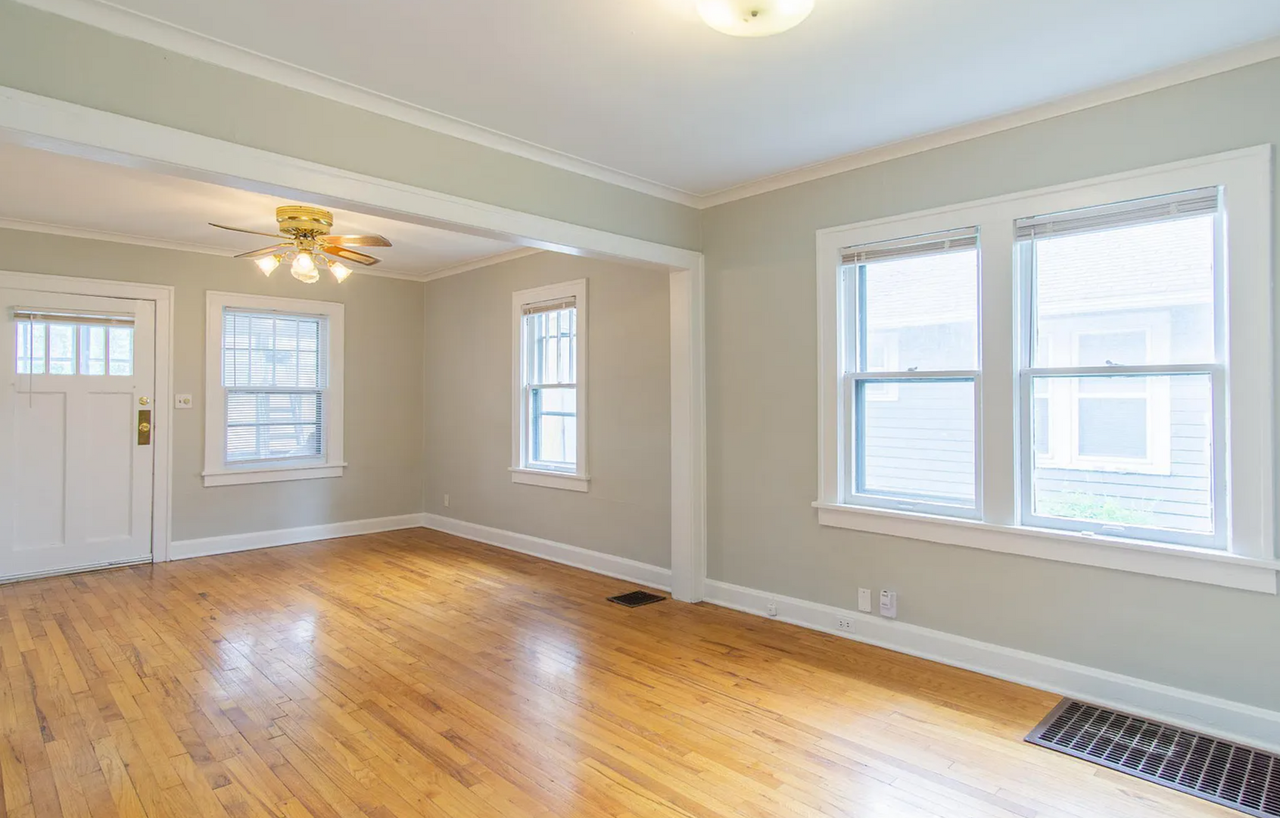 4714 Mercier St - Photo 3 of 13