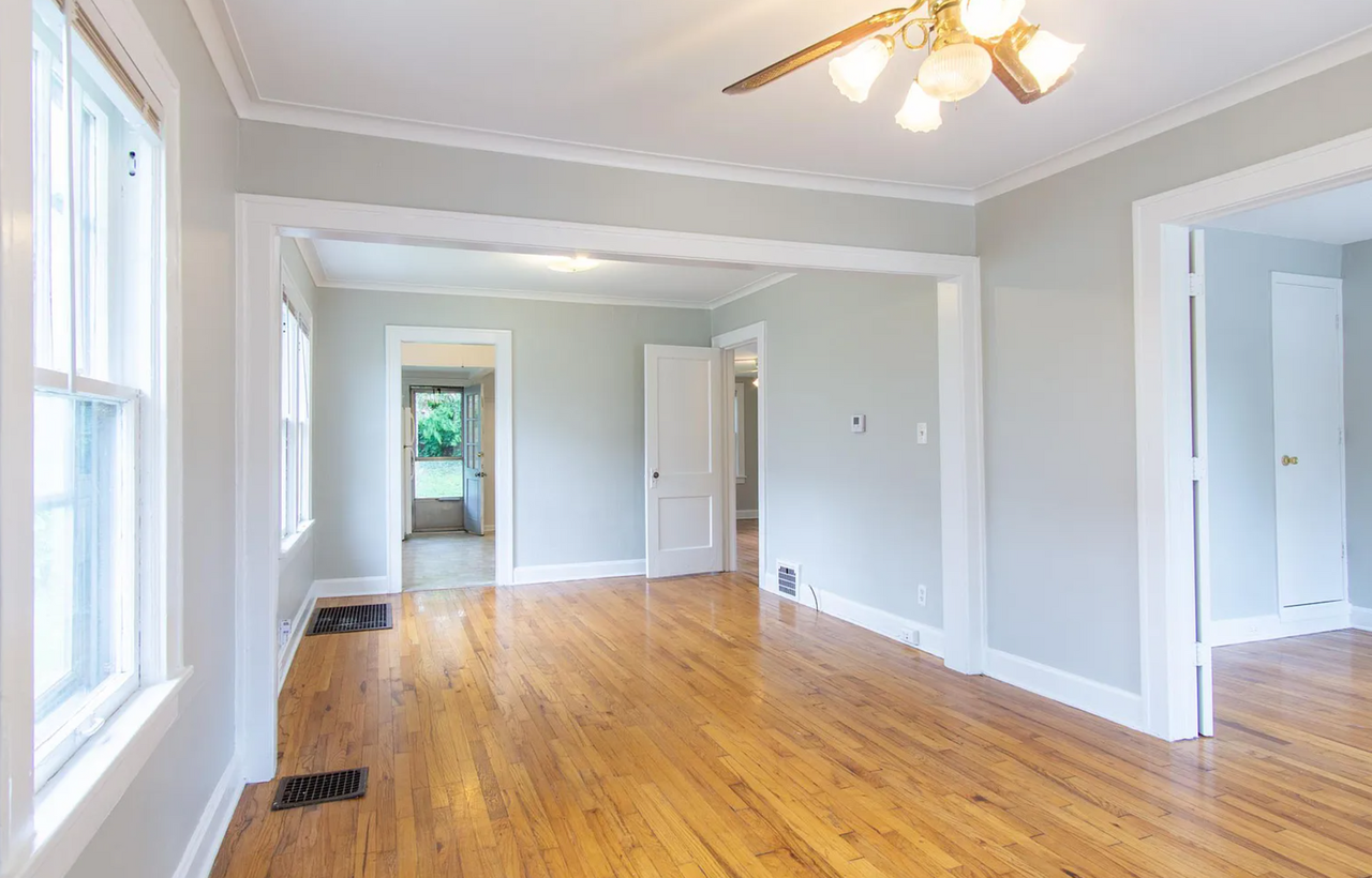 4714 Mercier St - Photo 5 of 13