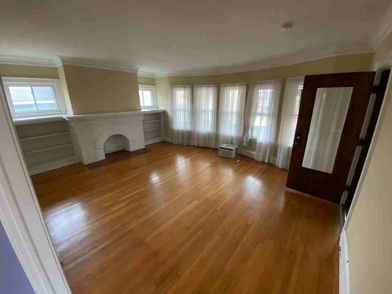 Washington3221 - Photo 2 of 15